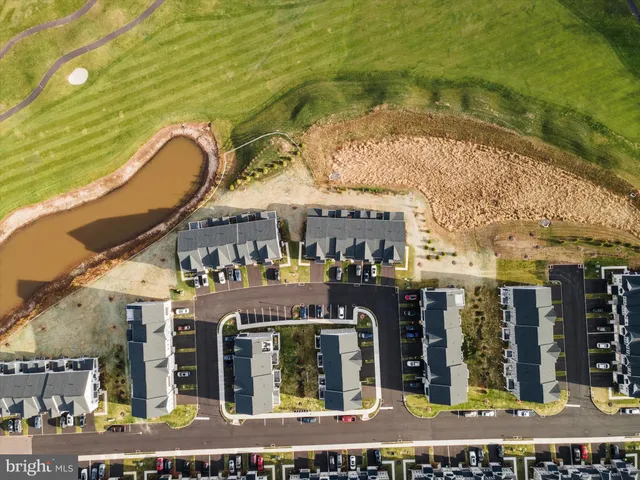 a picture of a wall with a white wall