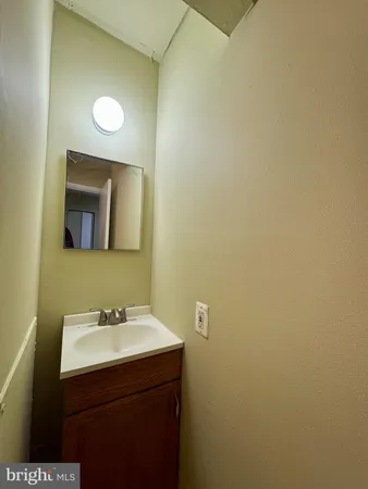 $950 | 1503 Eutaw Place, Unit 1B, Baltimore, MD 21217