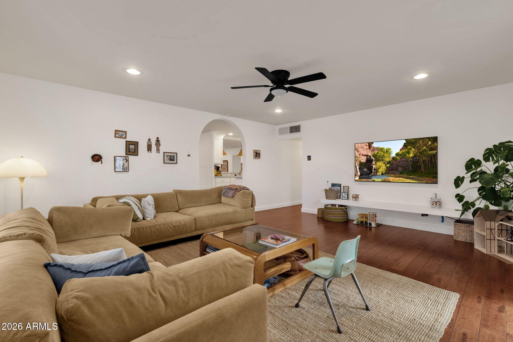 4501 North 30th Place Phoenix, AZ 85016 - Photo 20 of 55 Living Room