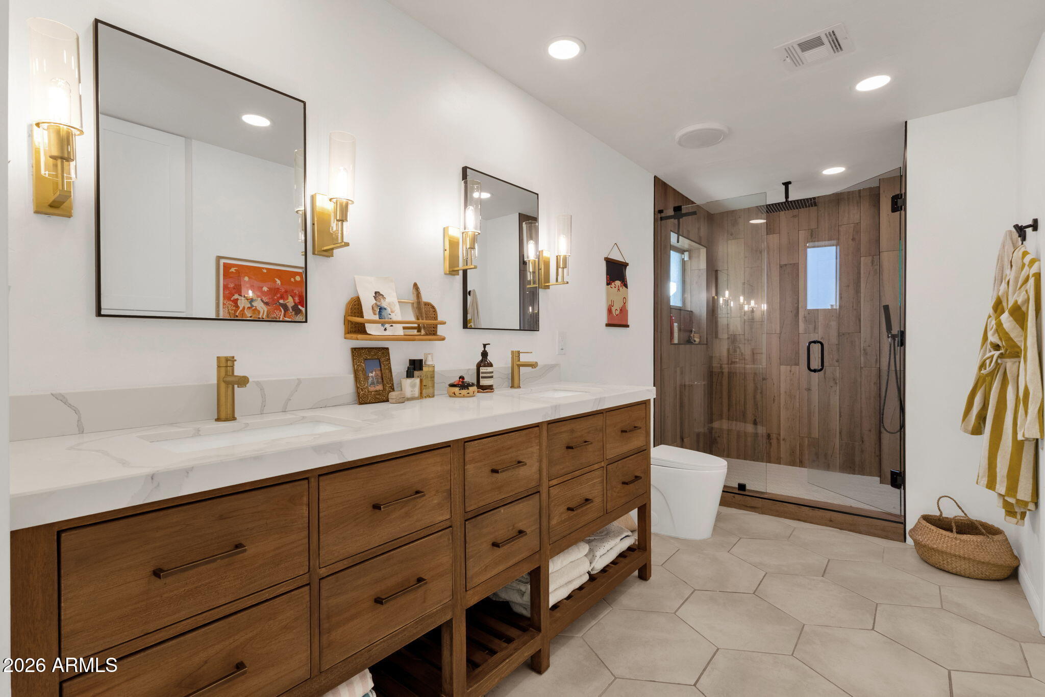 4501 North 30th Place Phoenix, AZ 85016 - Photo 25 of 55 Primary Bathroom