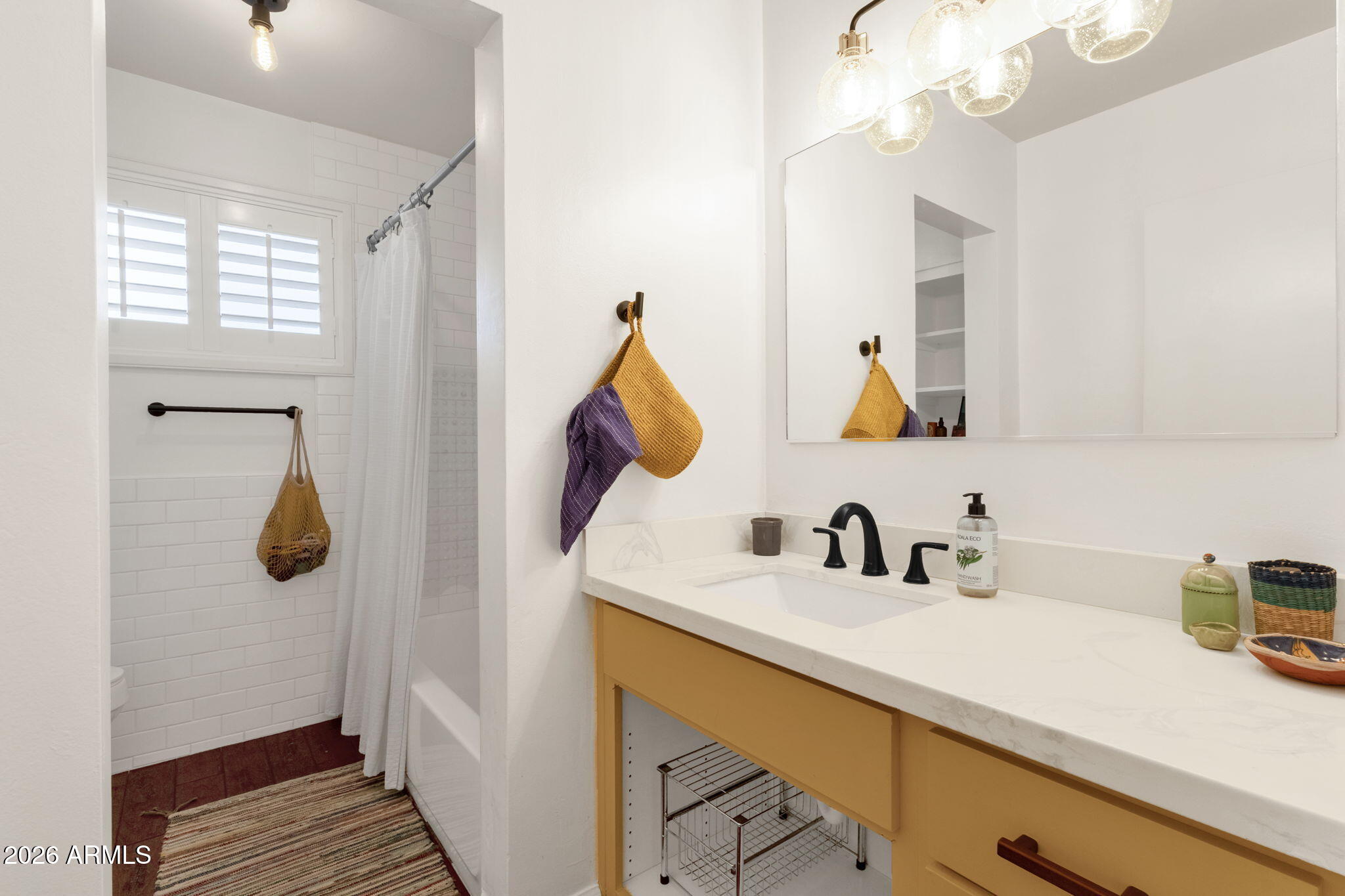 4501 North 30th Place Phoenix, AZ 85016 - Photo 30 of 55 Bathroom