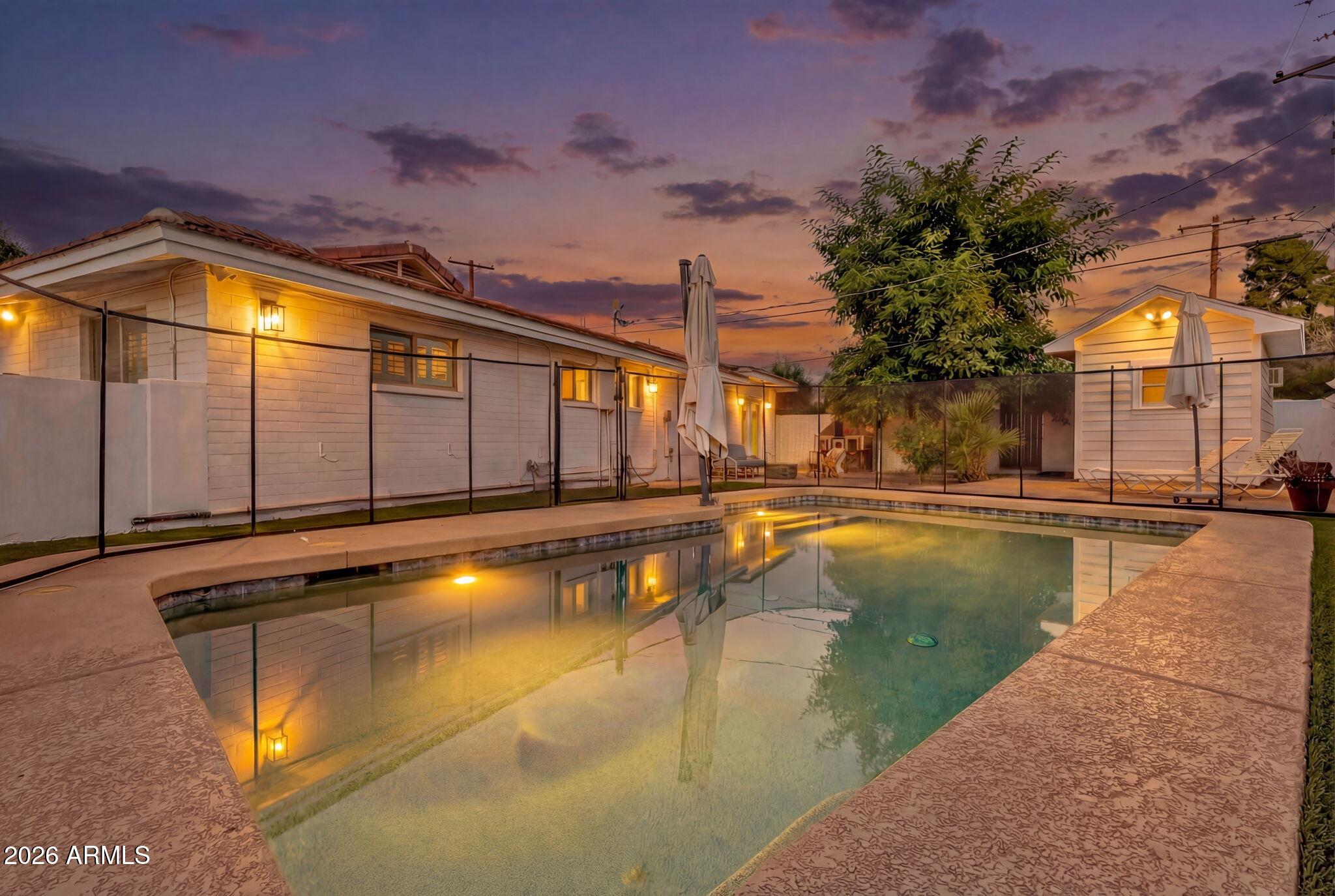 4501 North 30th Place Phoenix, AZ 85016 - Photo 43 of 55 Twilight