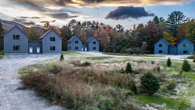 $529,900 | 3 Duck Foot Way, Unit 4A, Newry, ME 04261