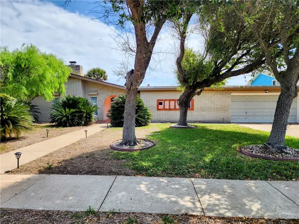 $3,500 | 214 Shore Drive, Portland, TX 78374