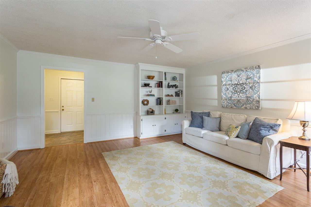 6209 Wynbrook Way Raleigh, NC 27612 - Photo 10 of 24 Living Room