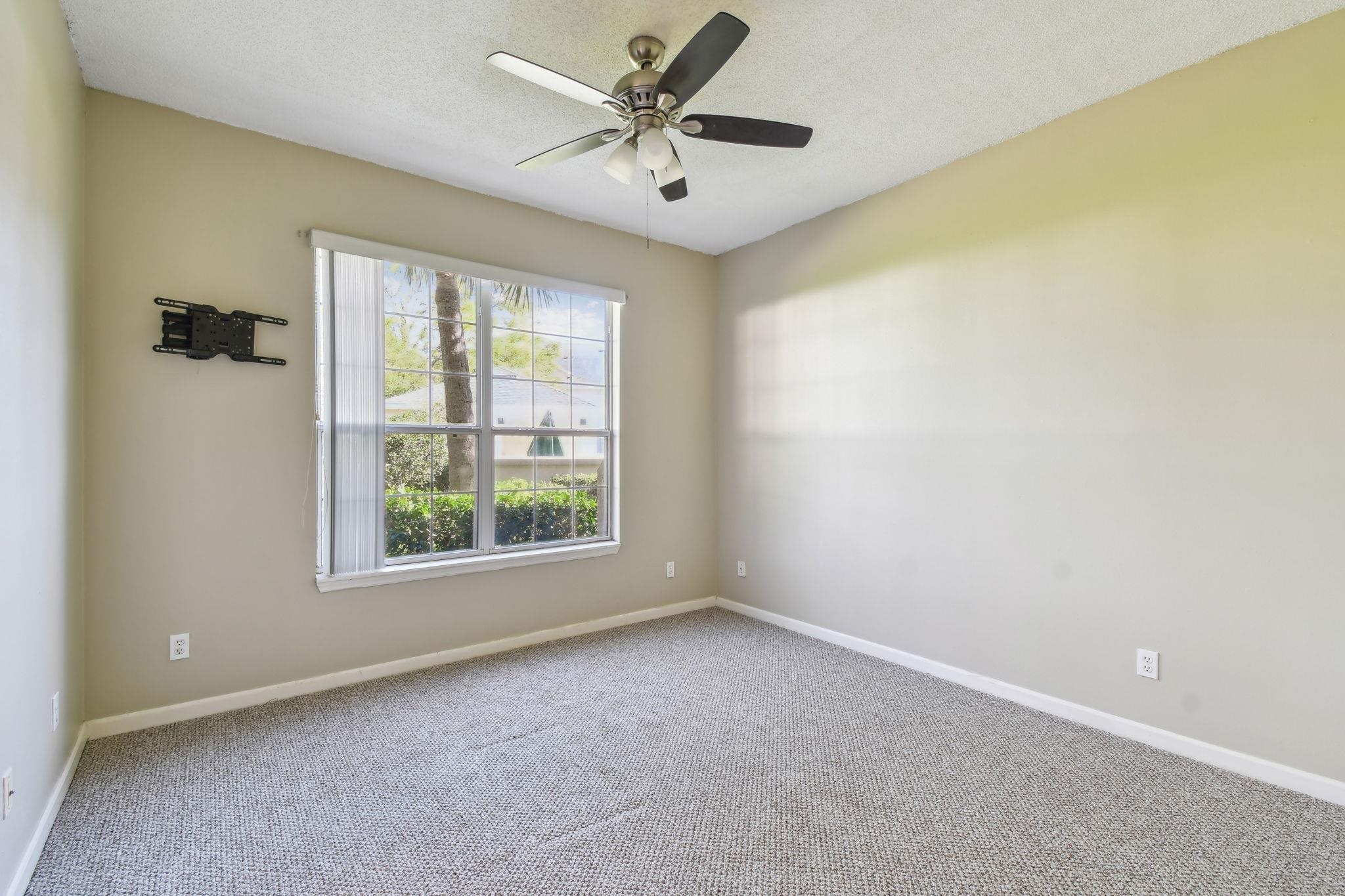 202 Augusta Circle St. Augustine, FL 32086 - Photo 20 of 35 an empty room with a window