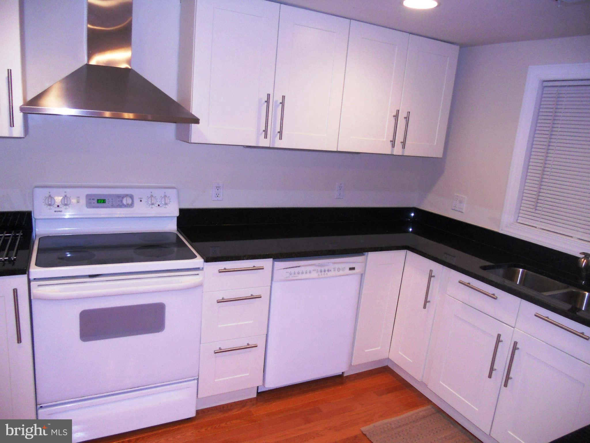 12445 Popes Head Road Clifton, VA 20124 - Photo 3 of 29 Kitchen