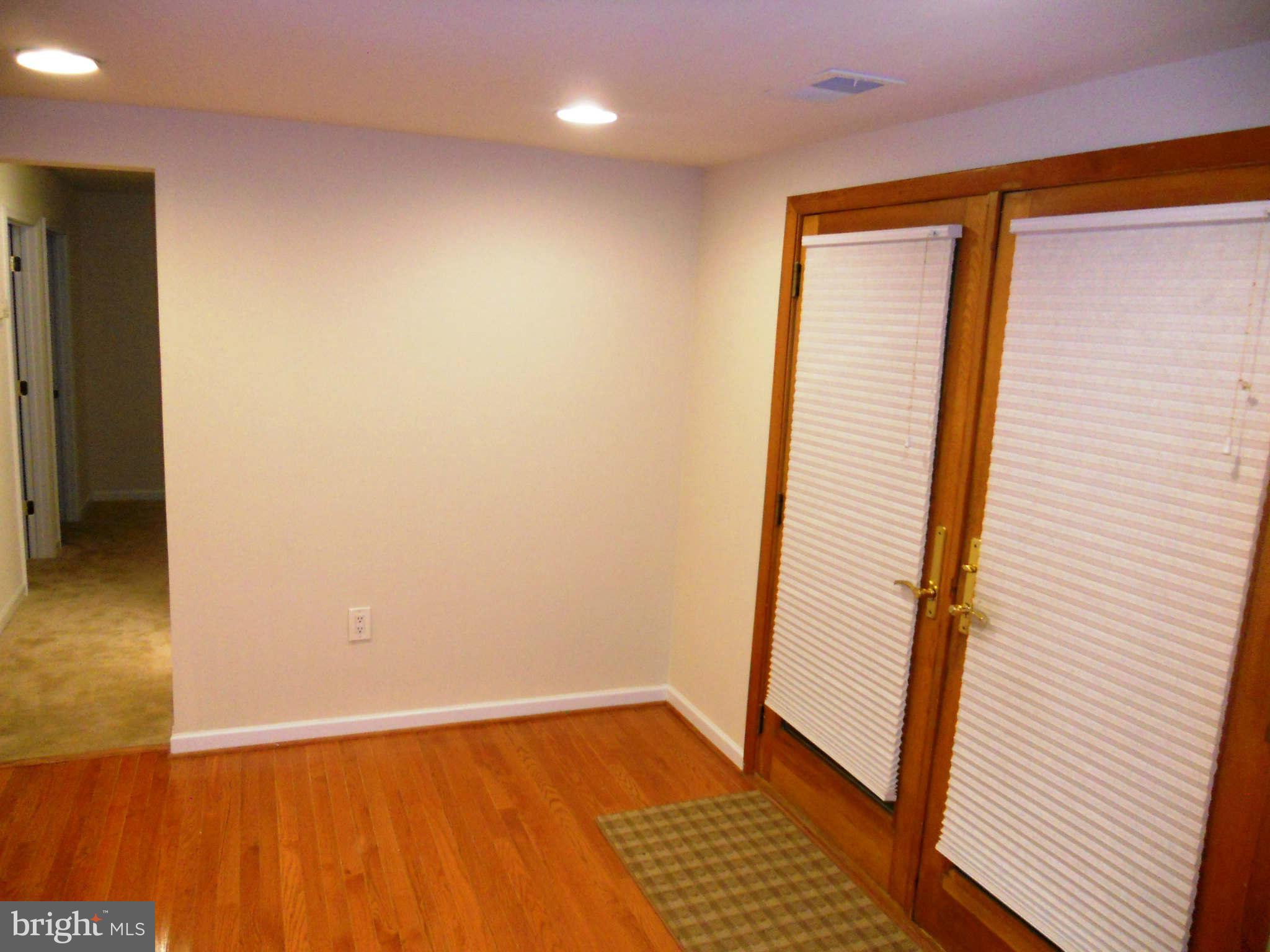 12445 Popes Head Road Clifton, VA 20124 - Photo 26 of 29 Living Room
