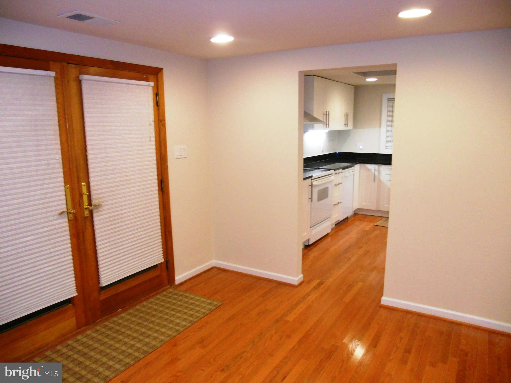 12445 Popes Head Road Clifton, VA 20124 - Photo 27 of 29 Living Room