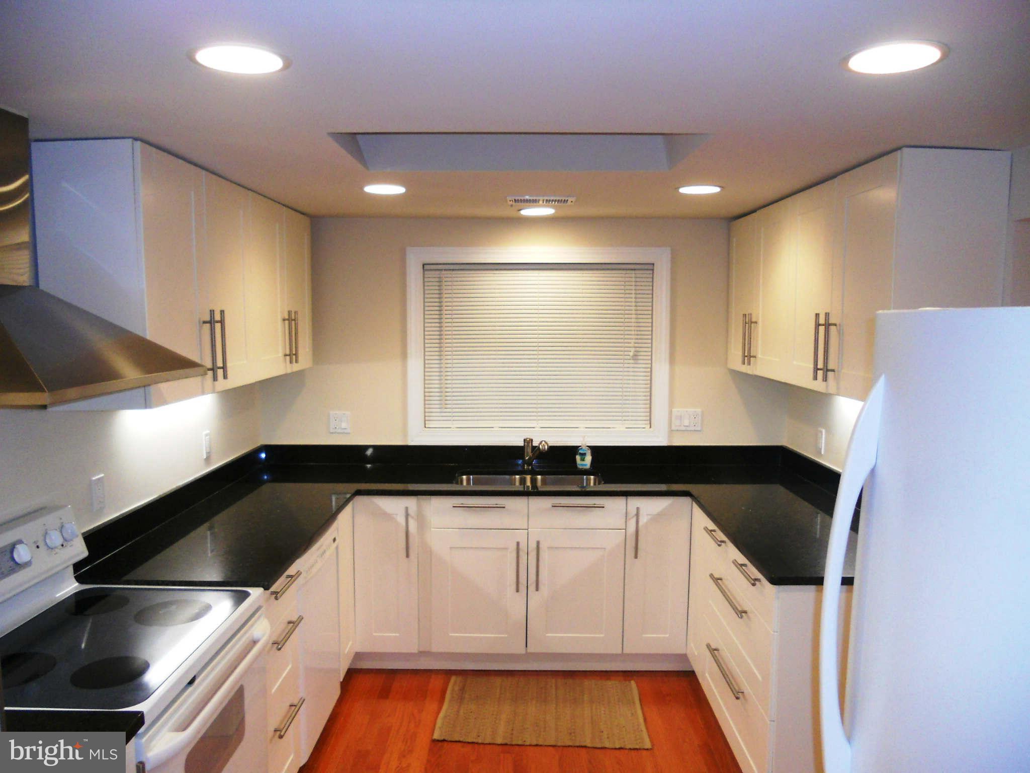 12445 Popes Head Road Clifton, VA 20124 - Photo 5 of 29 Kitchen