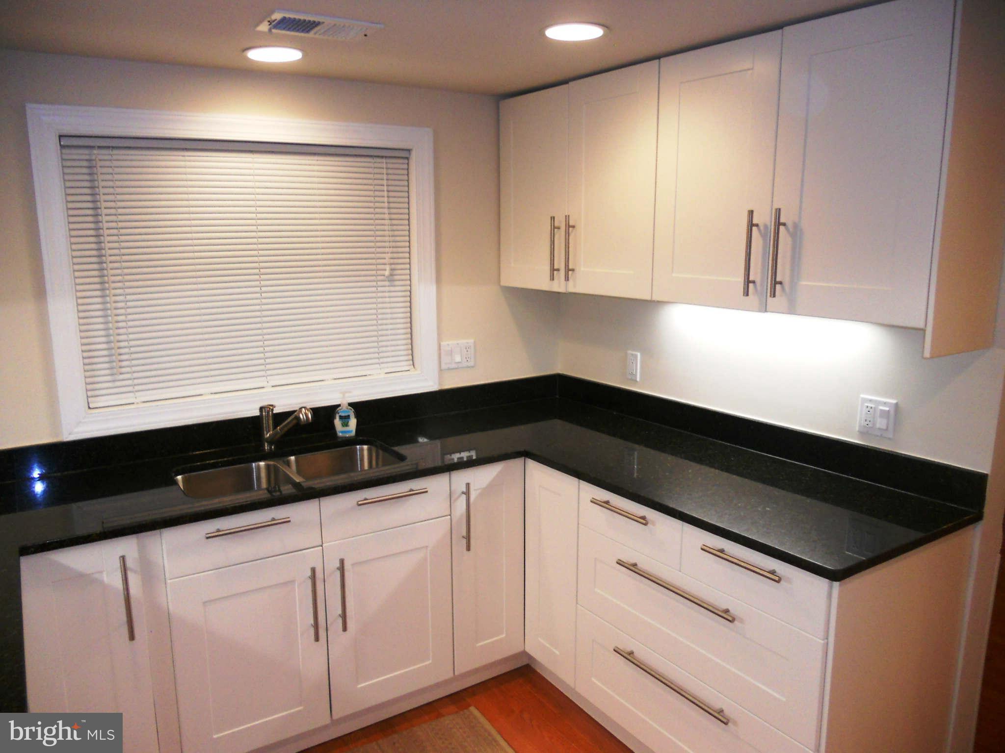12445 Popes Head Road Clifton, VA 20124 - Photo 6 of 29 Kitchen