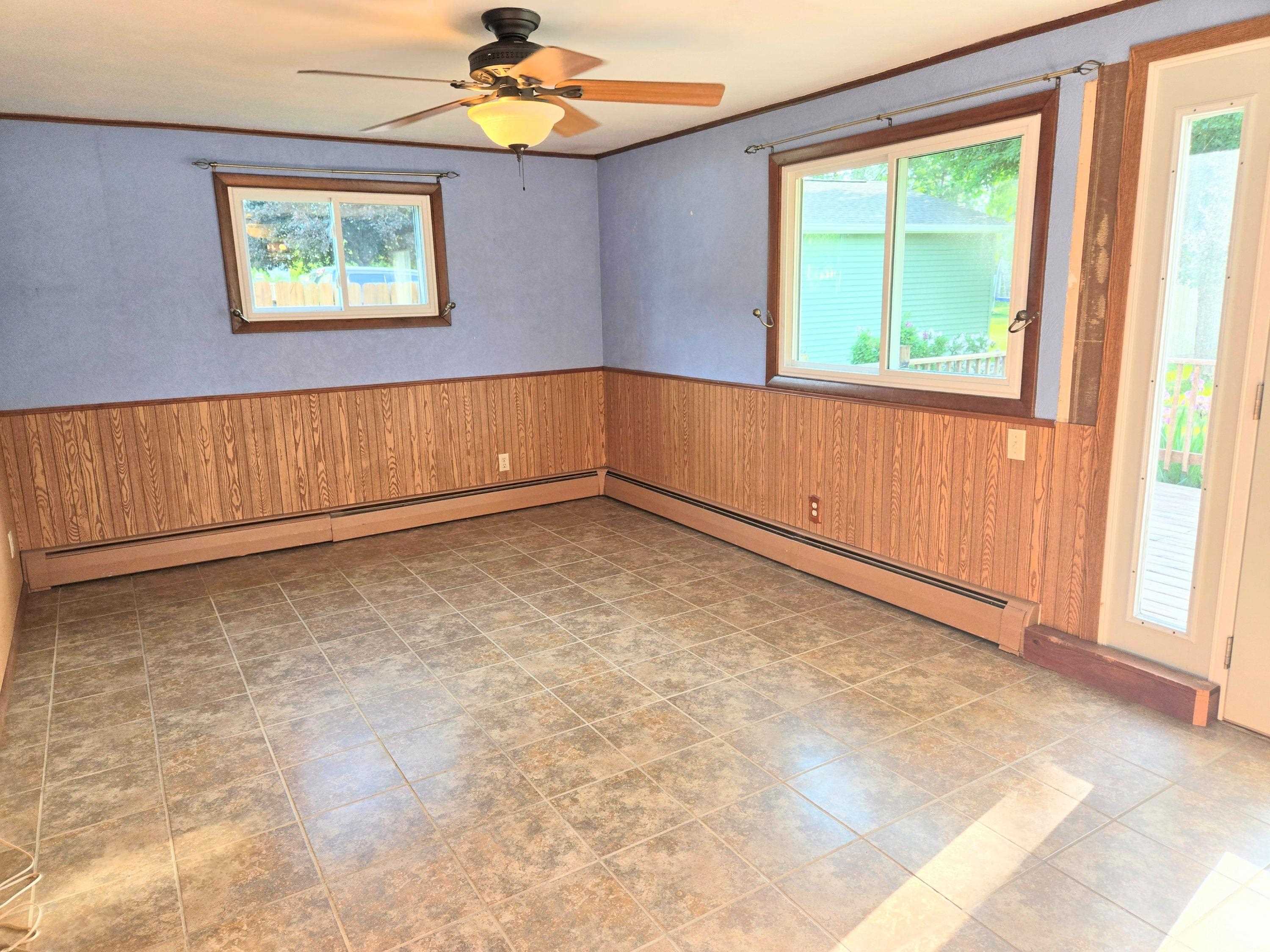 659 Hamburg Street Ripon, WI 54971 - Photo 15 of 32