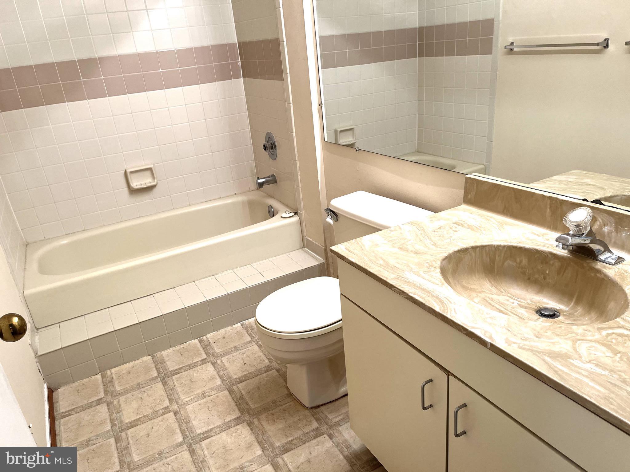 1934 A Villaridge Reston, VA 20191 - Photo 11 of 13