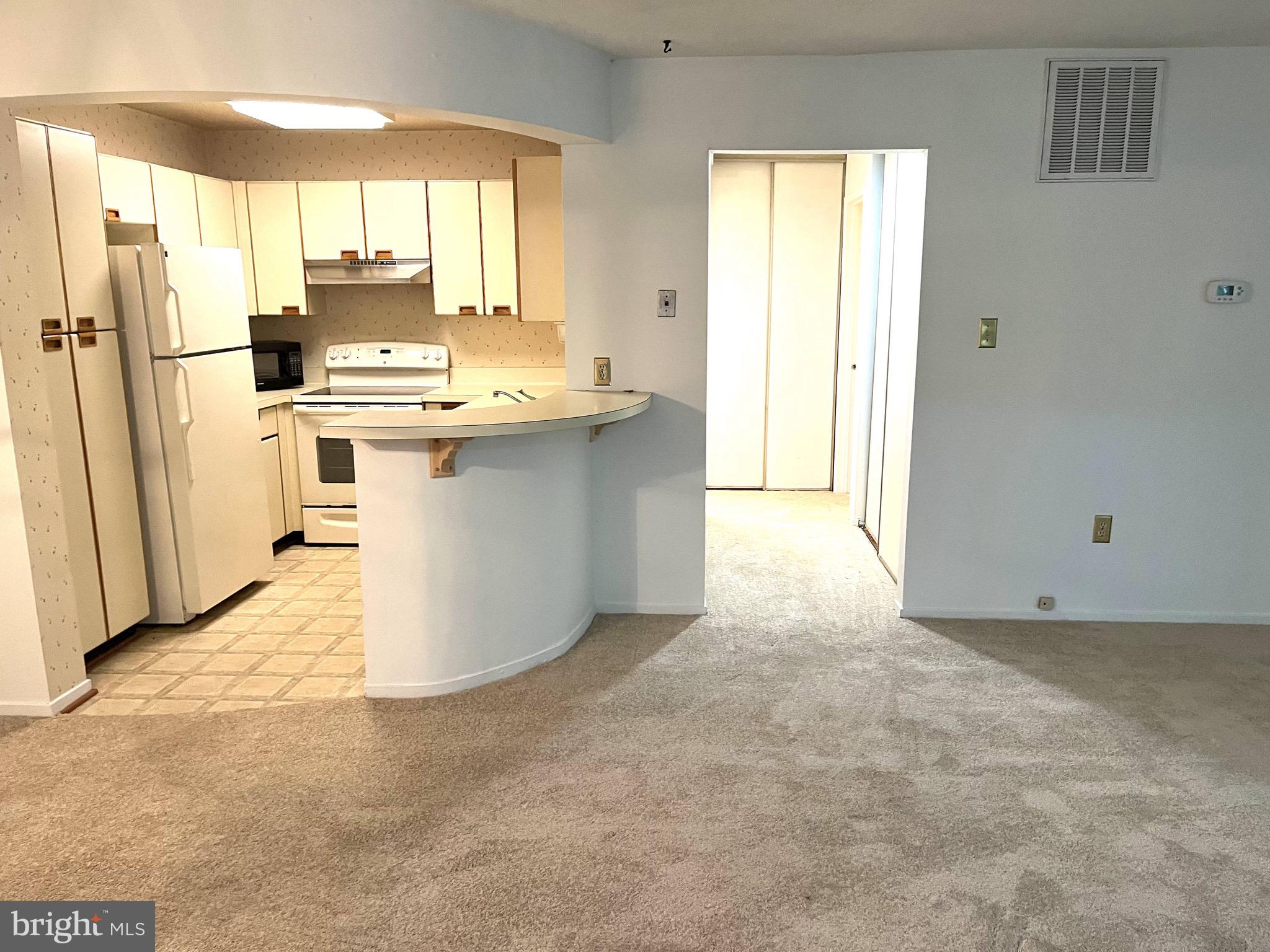 1934 A Villaridge Reston, VA 20191 - Photo 4 of 13