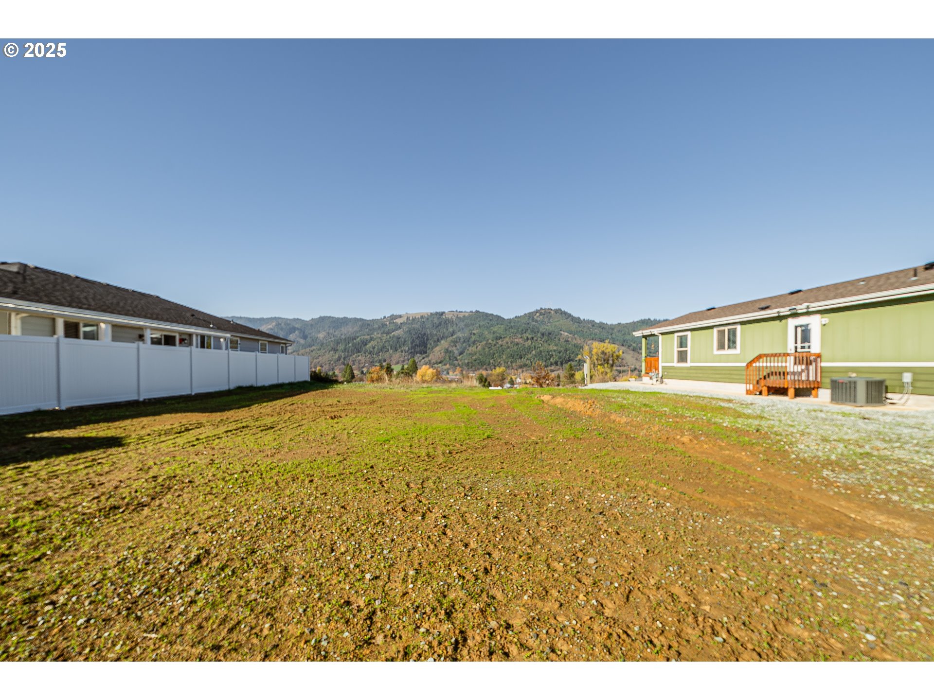 411 Clark Street Myrtle Creek, OR 97457 - Photo 7 of 14 a view of an ocean and beach