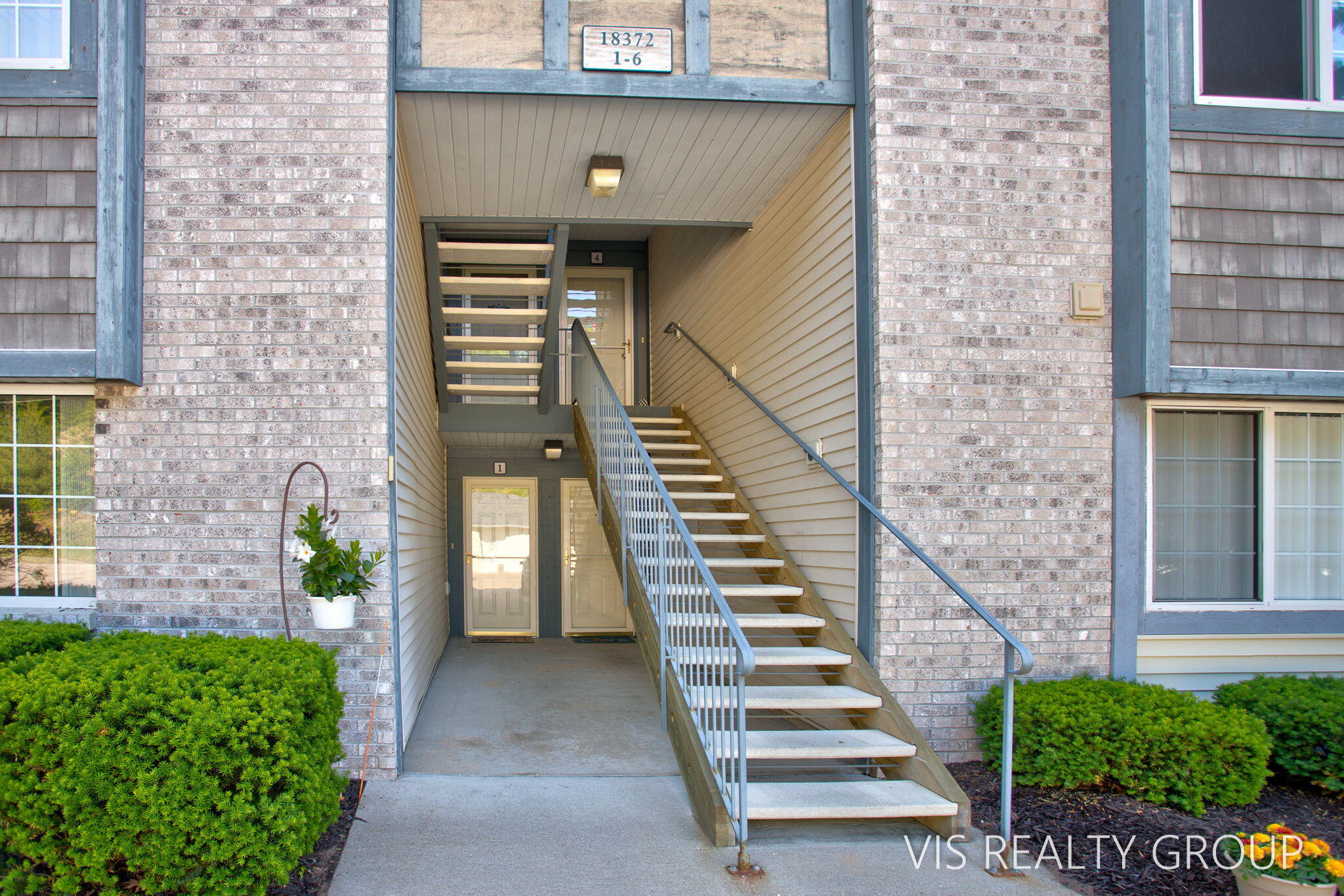 18372 North Ridge Court, Unit 4 Spring Lake, MI 49456 - Photo 5 of 40 3-web-or-mls-18372 N Ridge Ct, Spring La
