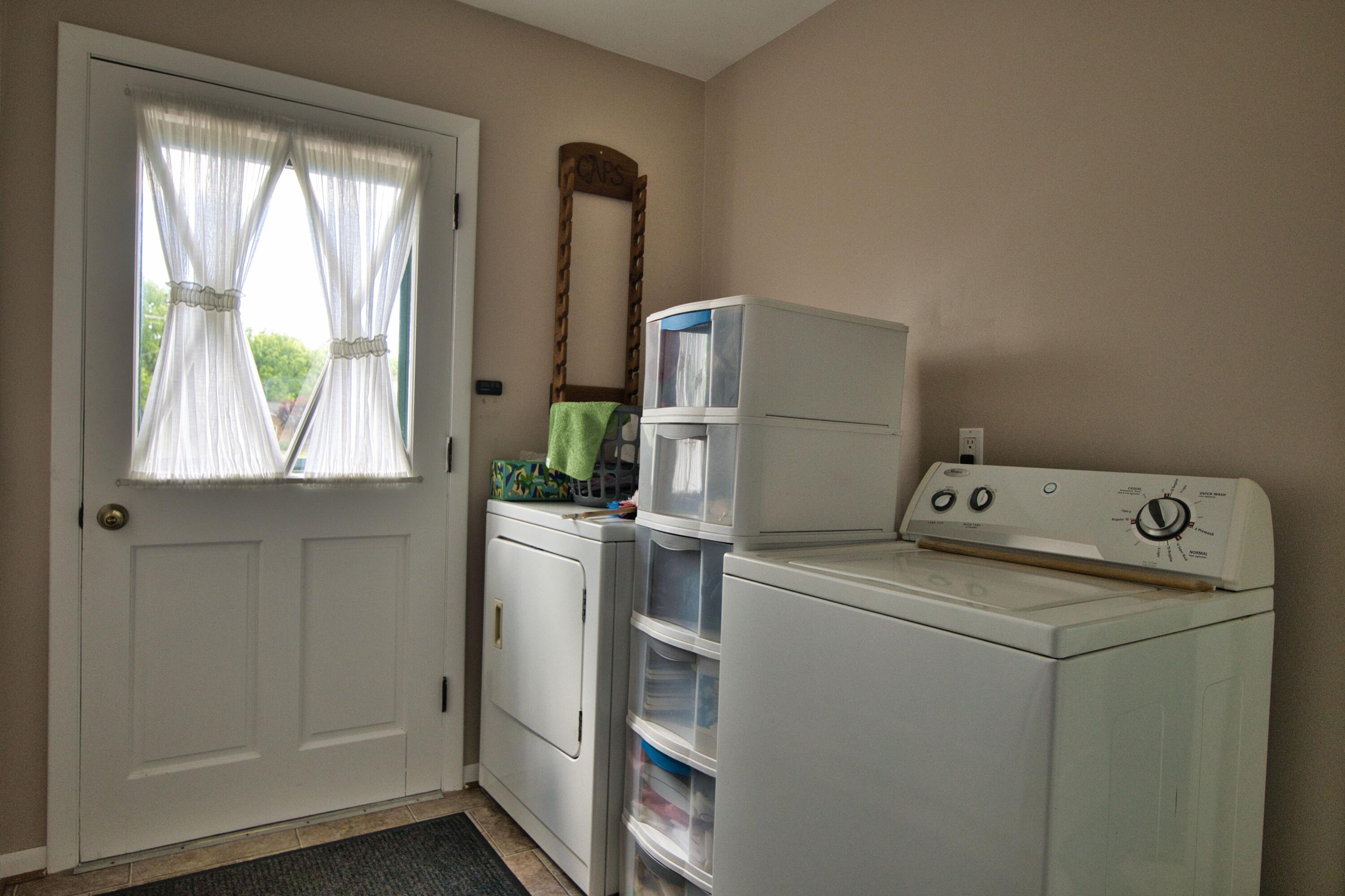 8045 Chilson Road Pinckney, MI 48169 - Photo 13 of 22 Laundry