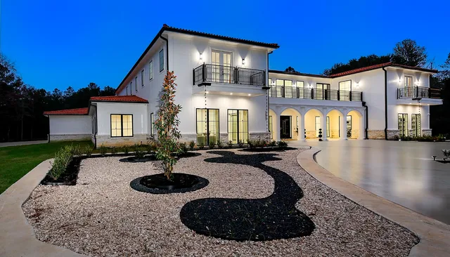 a view of a house with entertaining space