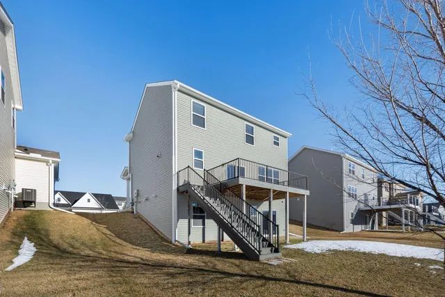 $529,900 | 1353 Chestnut Circle, Carver, MN 55315