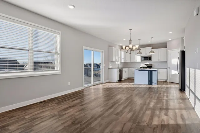 $529,900 | 1353 Chestnut Circle, Carver, MN 55315