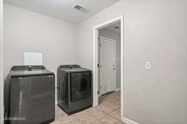 $374,750 | 208 Elkwood Lane, Hernando, MS 38632