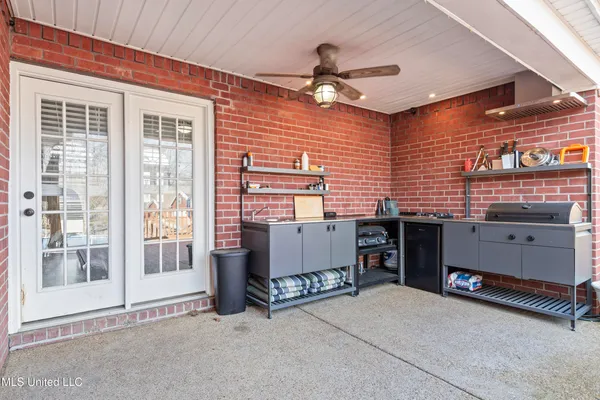 $374,750 | 208 Elkwood Lane, Hernando, MS 38632