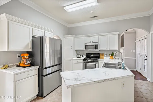 $374,750 | 208 Elkwood Lane, Hernando, MS 38632