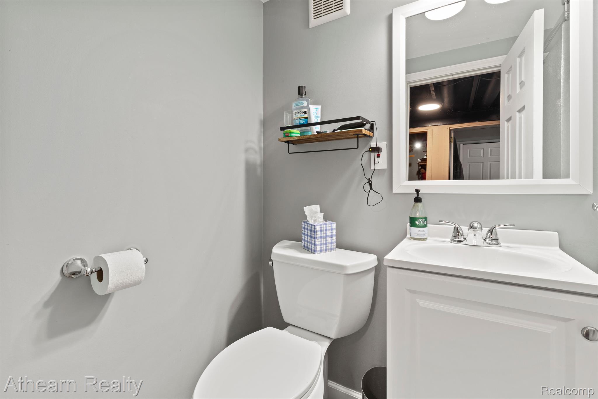 1290 State Road Fenton, MI 48430 - Photo 29 of 32 Gallery Image 29