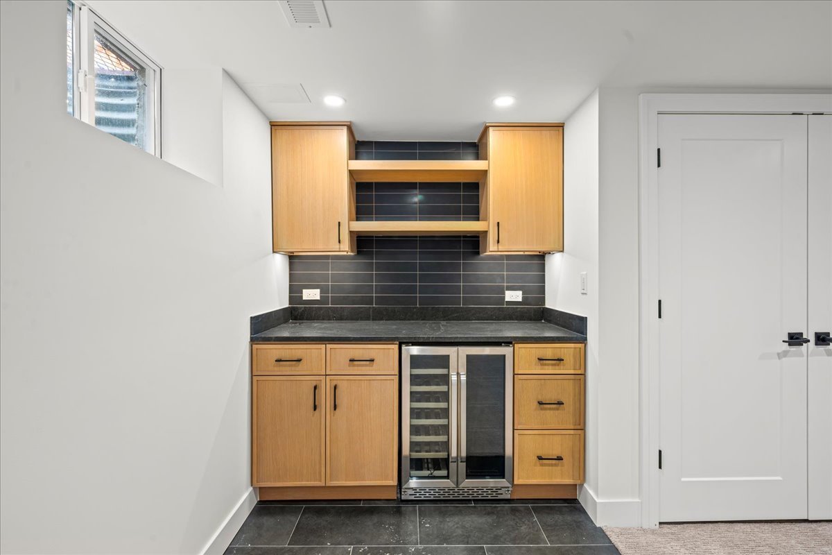 1207 Hoffman Avenue Park Ridge, IL 60068 - Photo 16 of 21