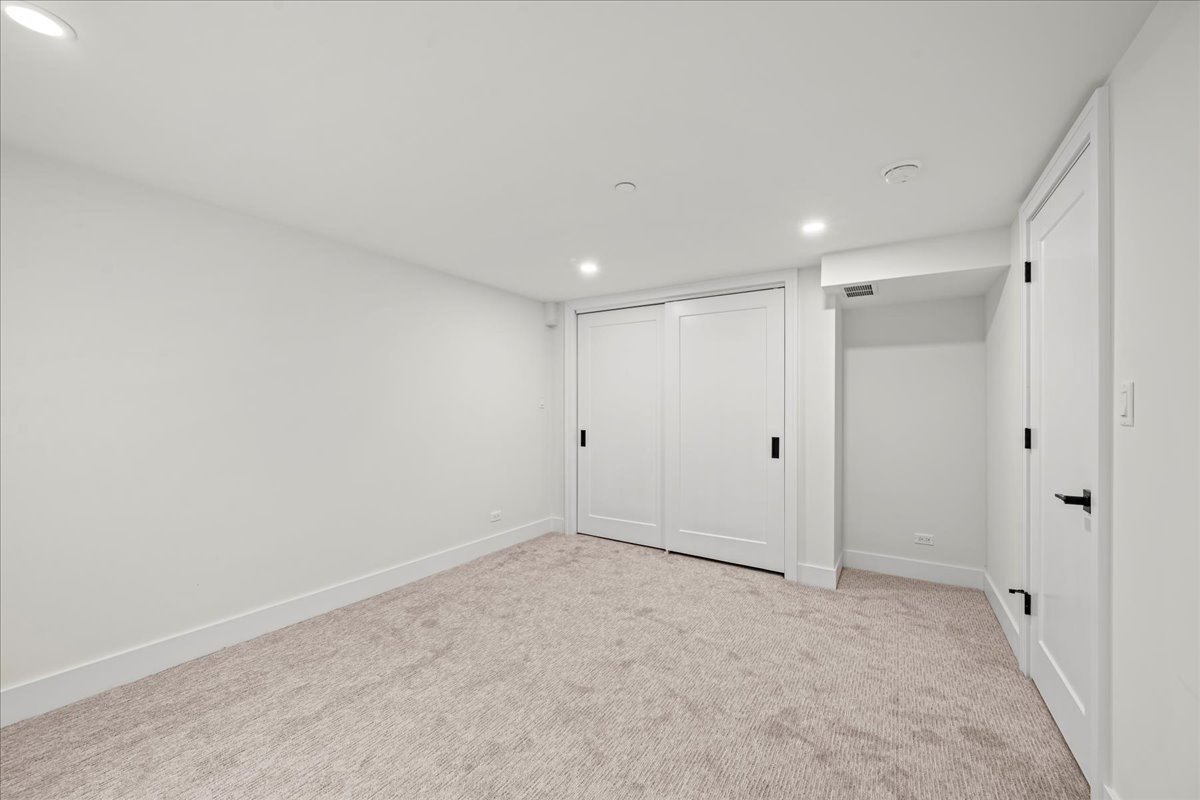 1207 Hoffman Avenue Park Ridge, IL 60068 - Photo 18 of 21