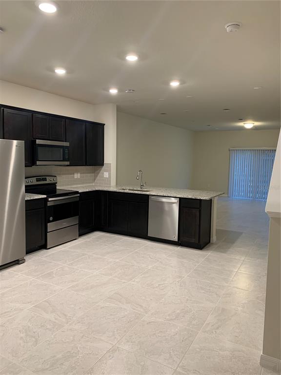 2567 Buena View Road Kissimmee, FL 34746 - Photo 2 of 17