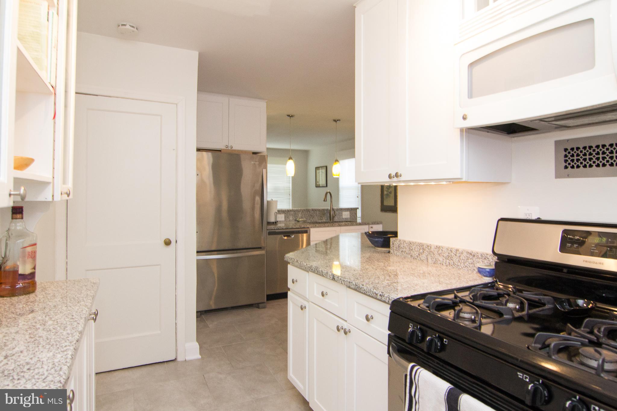 302 Grove Park Road Baltimore, MD 21225 - Photo 12 of 26 Kitchen