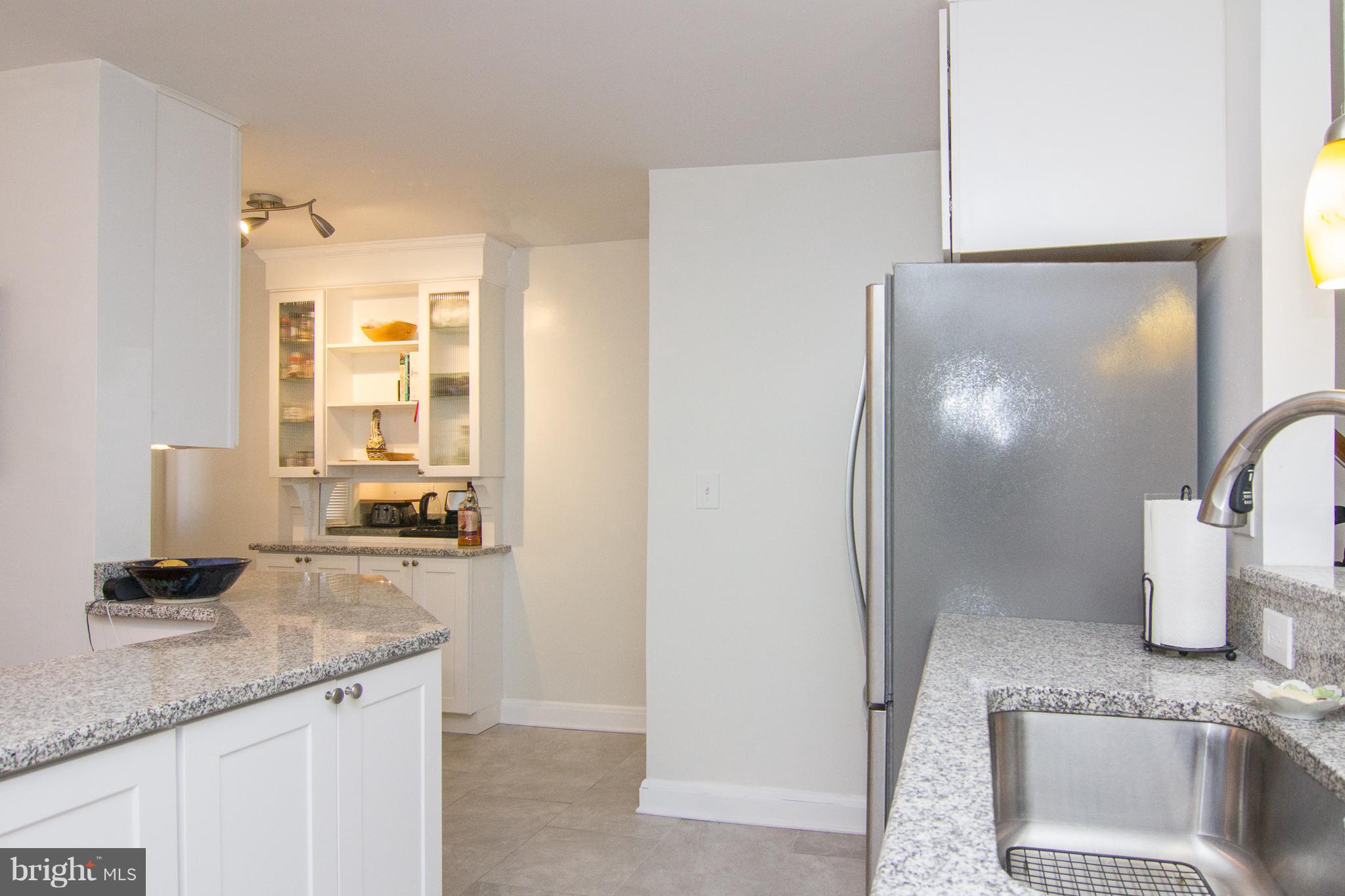 302 Grove Park Road Baltimore, MD 21225 - Photo 7 of 26 Kitchen