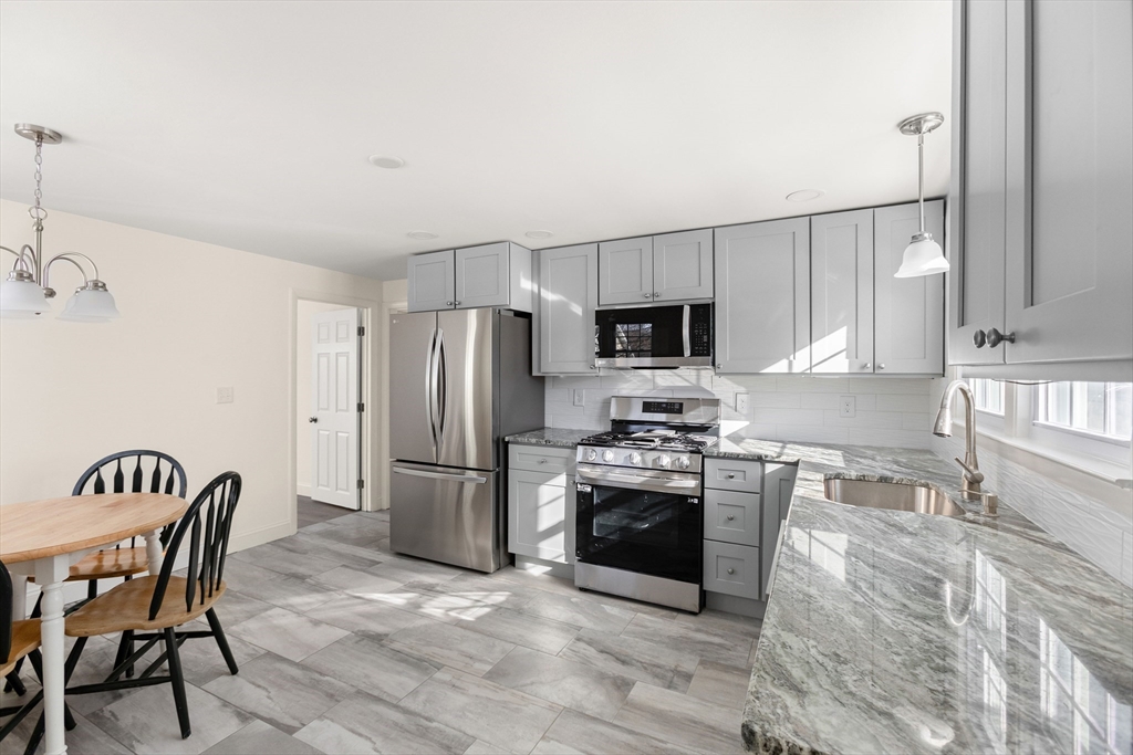 18 Palisades Street Worcester, MA 01604 - Photo 6 of 23