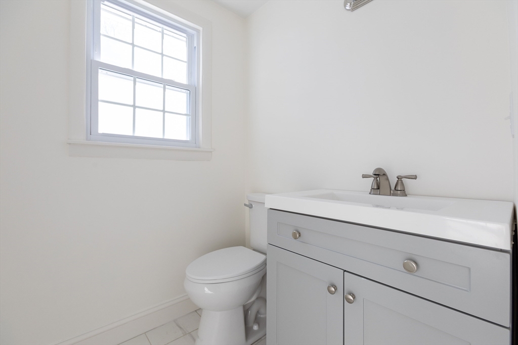 18 Palisades Street Worcester, MA 01604 - Photo 8 of 23