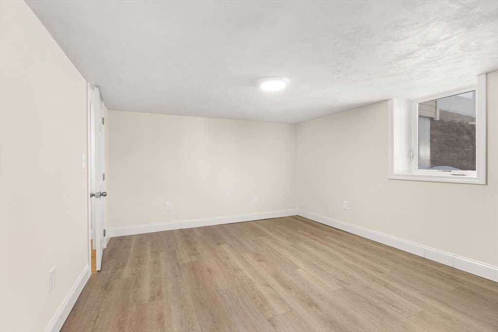 18 Palisades Street Worcester, MA 01604 - Photo 10 of 23