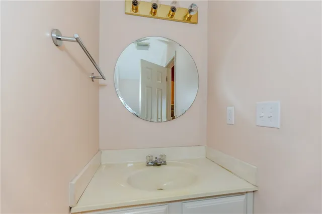 $299,900 | 626 Smithfield Road, Unit 1105, North Providence, RI 02904