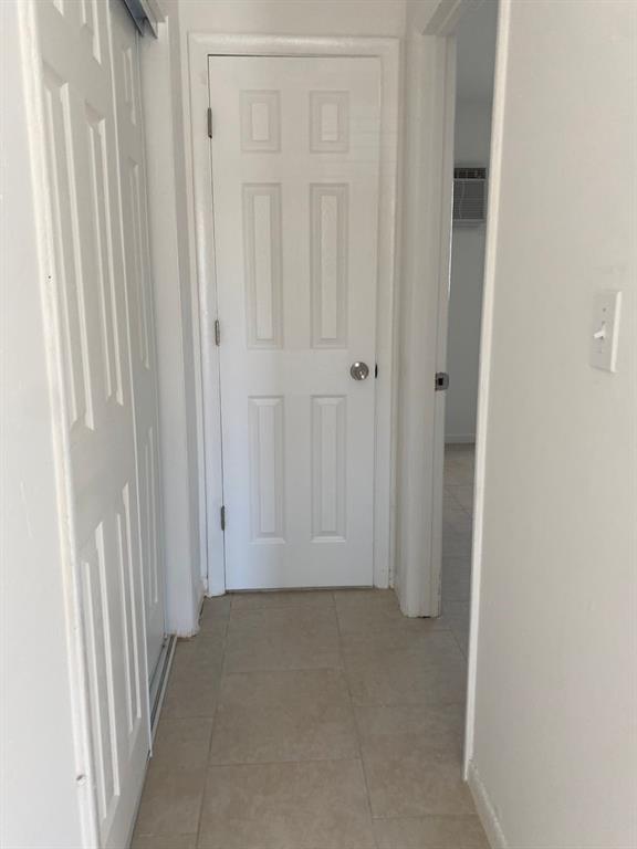 3611 North Dixie Highway, Unit 3633 Oakland Park, FL 33334 - Photo 4 of 5 a view of front door