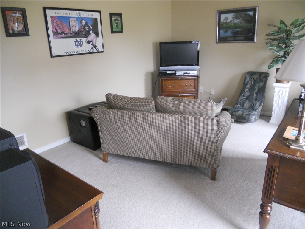 2352 Handforth Street Uniontown, OH 44685 - Photo 4 of 19 Gallery Image 4