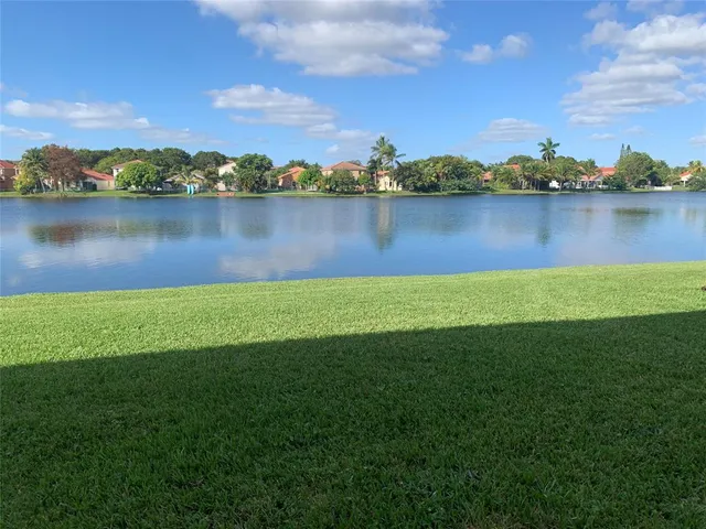 $3,200 | 312 Northwest 106th Terrace, Unit 312, Pembroke Pines, FL 33026