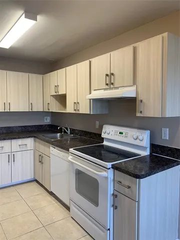 $3,200 | 312 Northwest 106th Terrace, Unit 312, Pembroke Pines, FL 33026