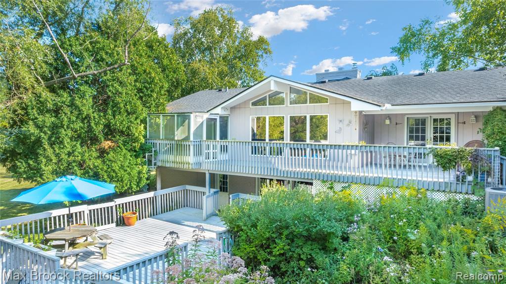 35550 Pleasant Valley Road Farmington Hills, MI 48331 - Photo 5 of 86 Gallery Image 5