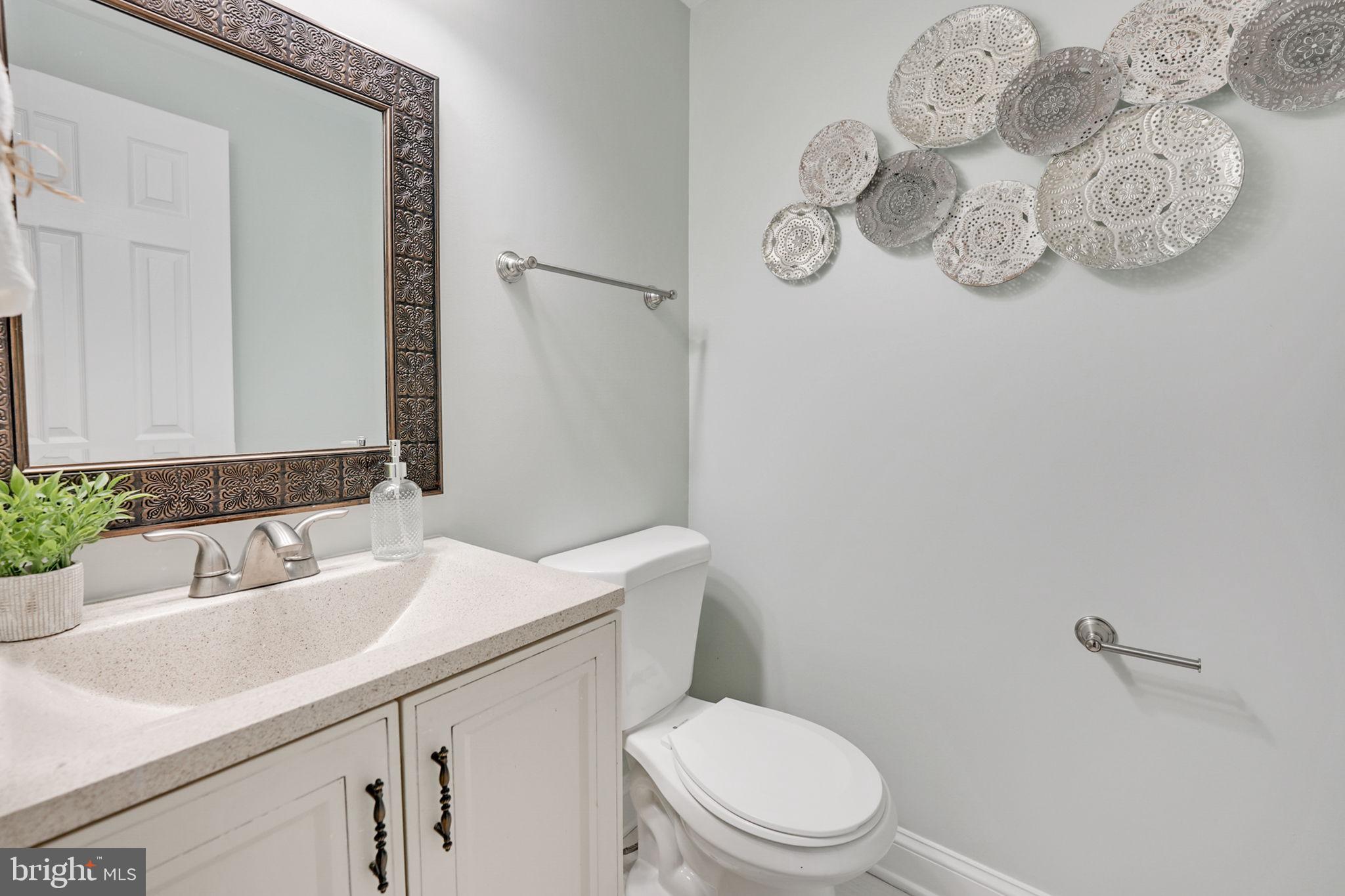 7638 Trail Run Road Falls Church, VA 22042 - Photo 18 of 43 Half bath on main