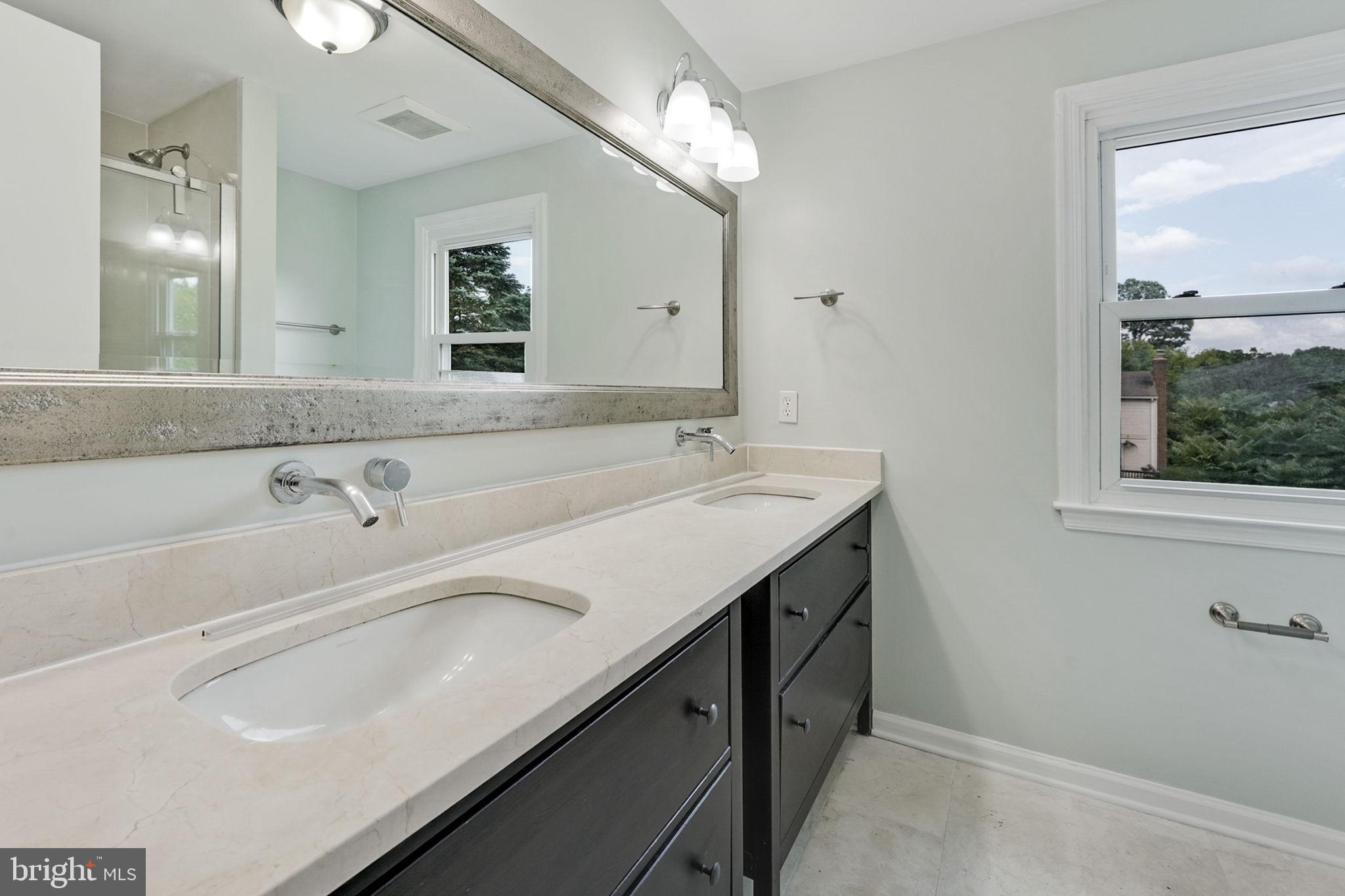 7638 Trail Run Road Falls Church, VA 22042 - Photo 23 of 43 Primary Bath w/Dual vanity