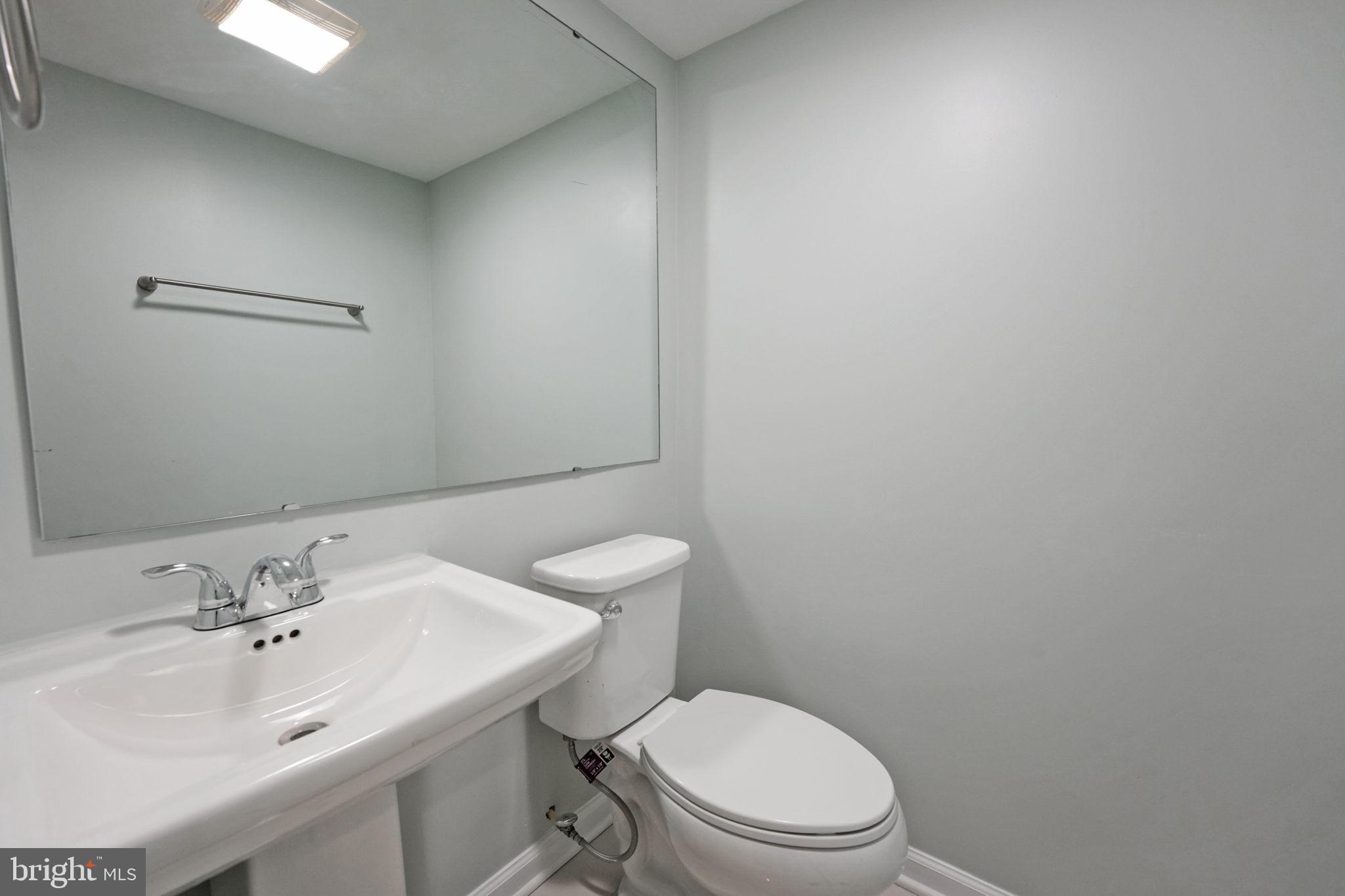 7638 Trail Run Road Falls Church, VA 22042 - Photo 32 of 43 Lower level 1.2 bath