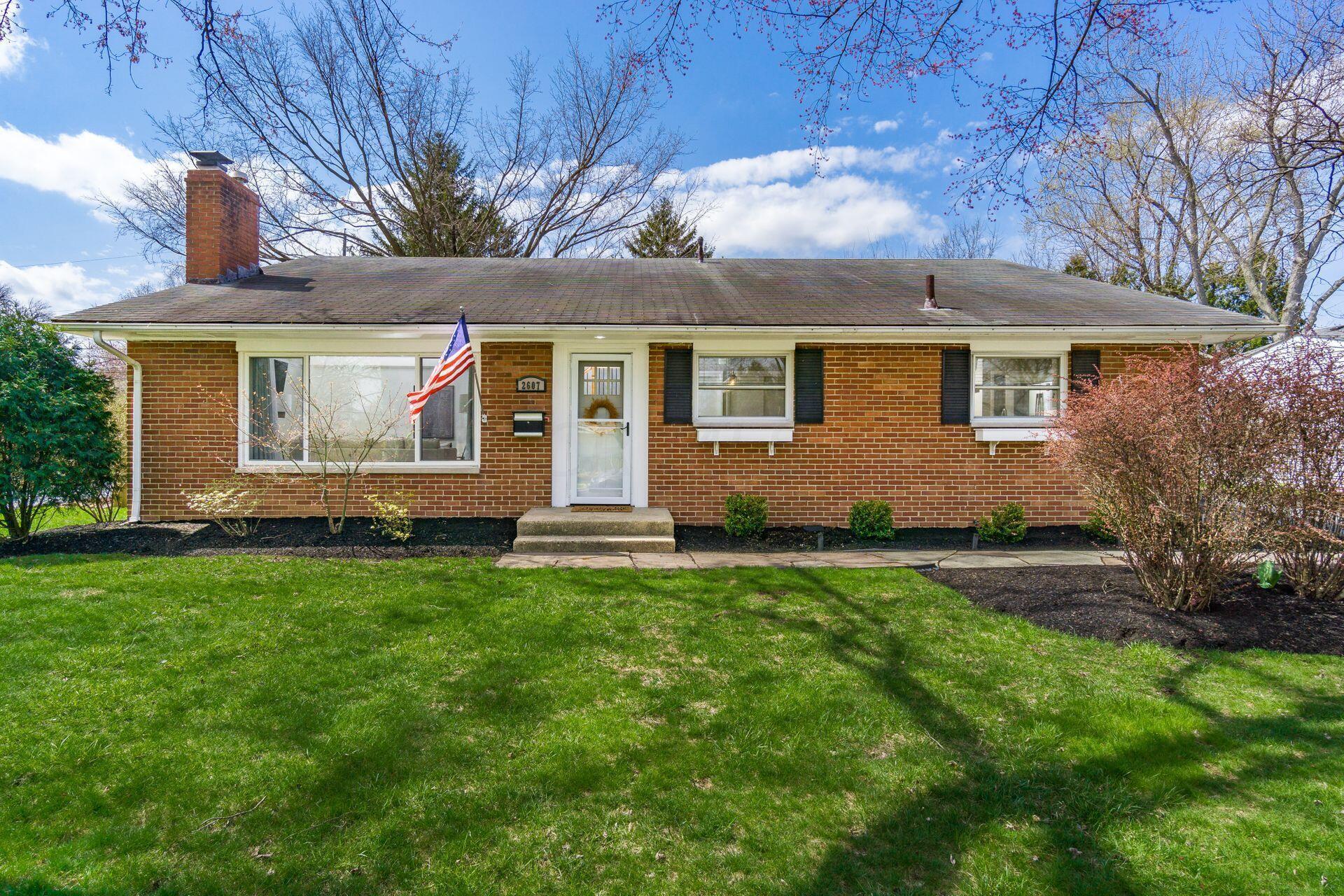 2607 Mt Holyoke Road Columbus, OH 43221 - Photo 4 of 69