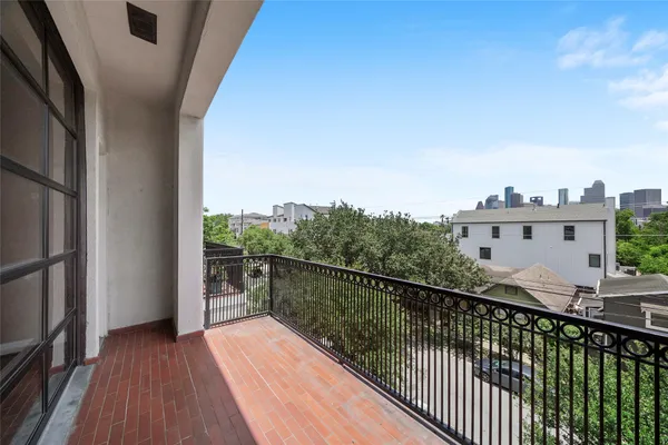 $3,195 | 1514 Stanford Street, Houston, TX 77019