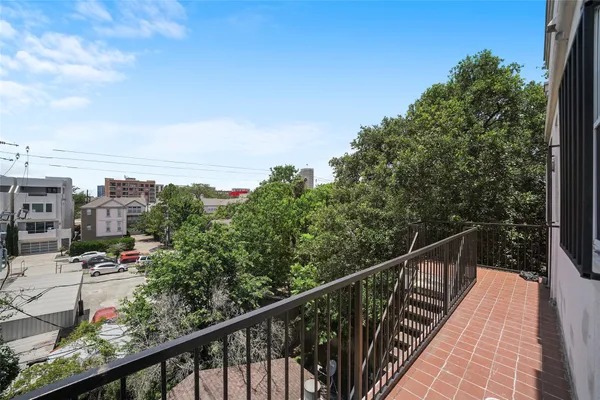$3,195 | 1514 Stanford Street, Houston, TX 77019
