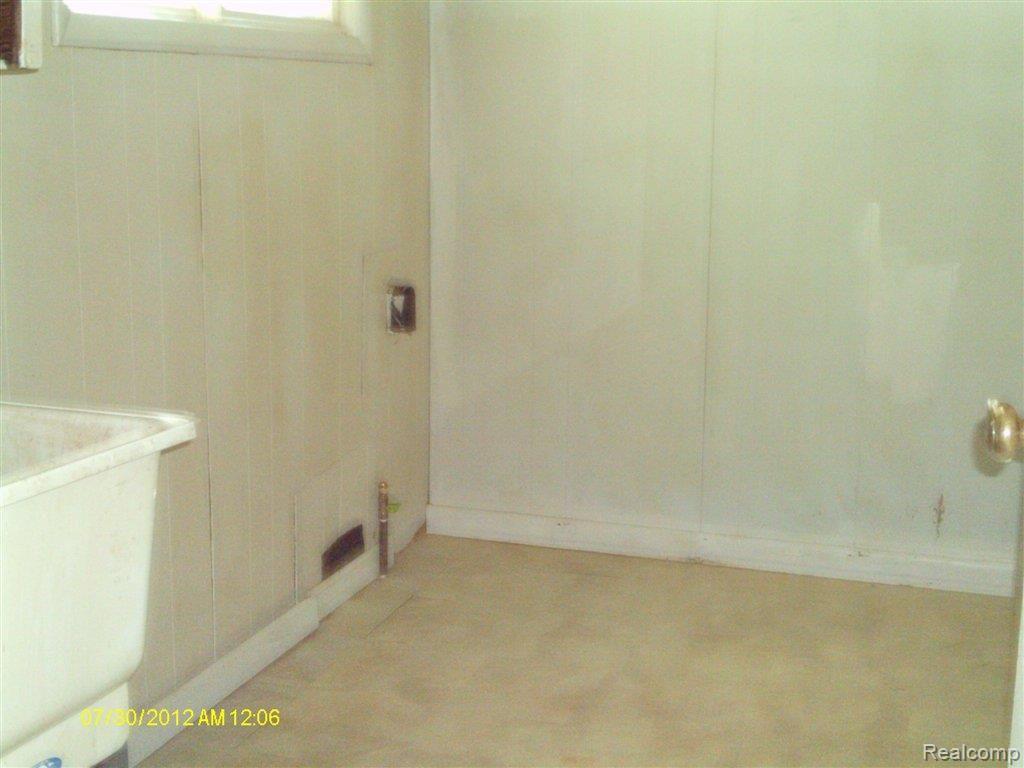 8529 Millis Road Utica, MI 48317 - Photo 6 of 7 IMAG0032.JPG