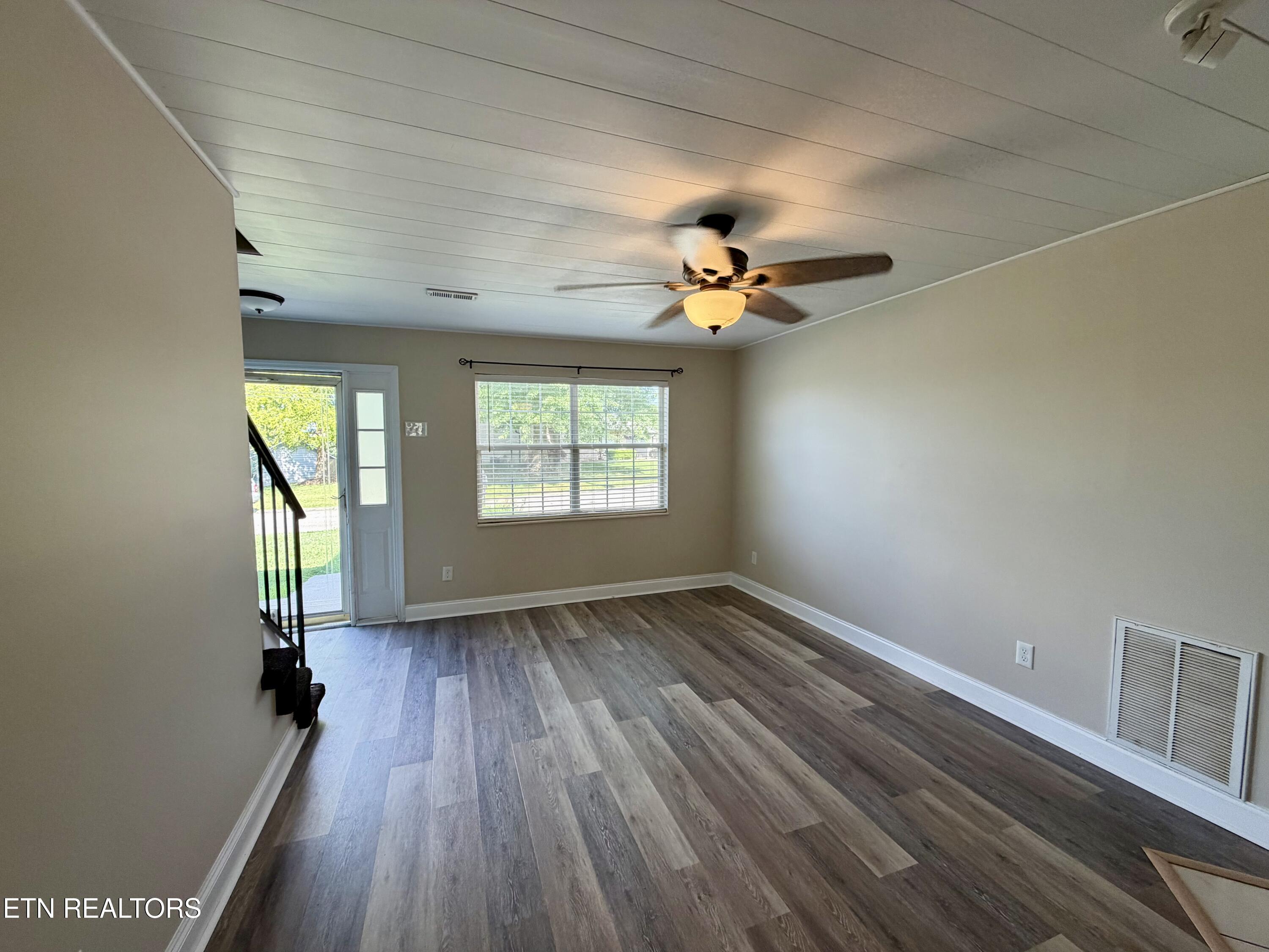 2337 Scanlon Court Powell, TN 37849 - Photo 5 of 26 IMG_8712